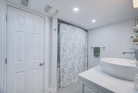 39 Guelph Street Guelph ON N1H 5Y7