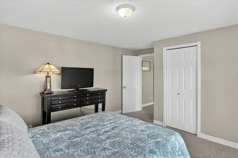 46 Lawrence Street N Kawartha Lakes ON K9J 6X3