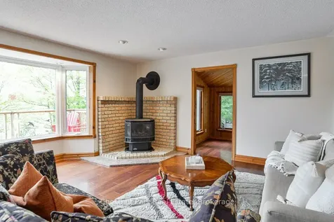 294 North Drive Huntsville ON P1H 2J2