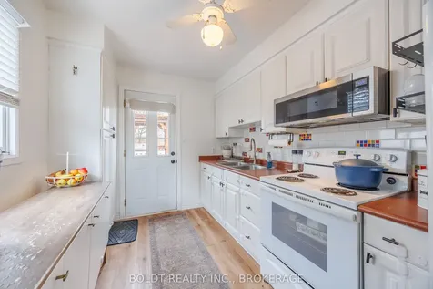 5 Nelles Road Welland ON L3B 2P1