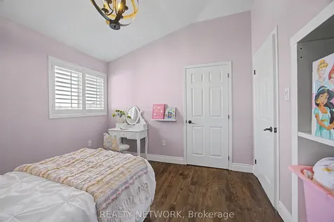 34 Highbury Drive Hamilton ON L8J 2T4