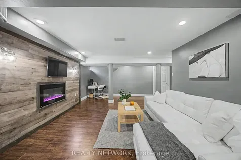 34 Highbury Drive Hamilton ON L8J 2T4
