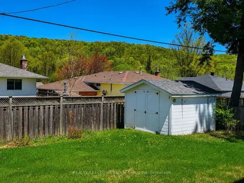 672 Norman Avenue North Bay ON P1B 8B9