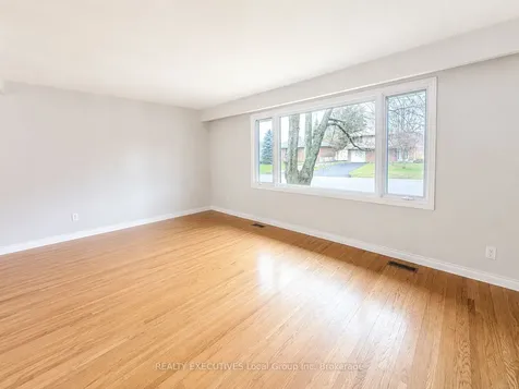 672 Norman Avenue North Bay ON P1B 8B9