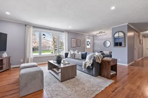 16 Robmar Crescent Kawartha Lakes ON K0M 2J0