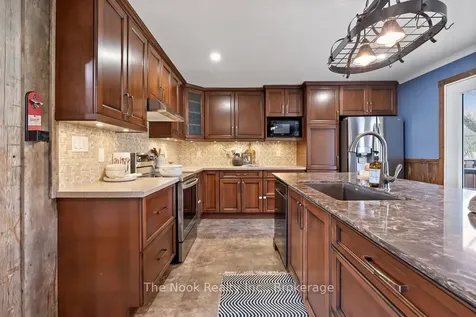 16 Robmar Crescent Kawartha Lakes ON K0M 2J0
