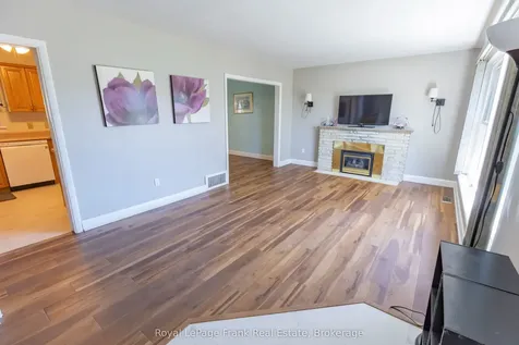 872 Weller Street Peterborough ON K9J 4X8