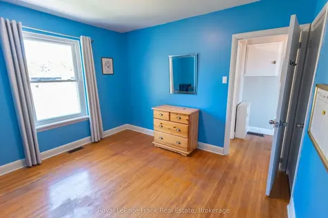 872 Weller Street Peterborough ON K9J 4X8