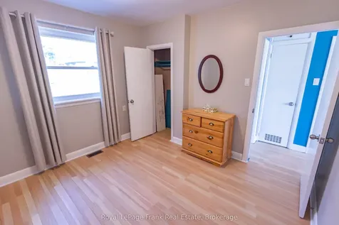 872 Weller Street Peterborough ON K9J 4X8