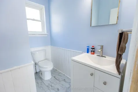 872 Weller Street Peterborough ON K9J 4X8