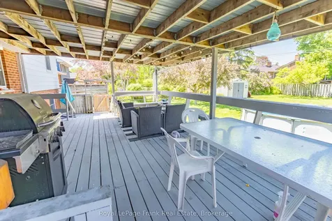 872 Weller Street Peterborough ON K9J 4X8