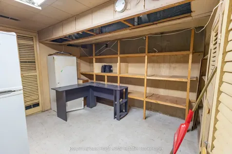872 Weller Street Peterborough ON K9J 4X8