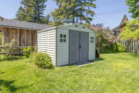 872 Weller Street Peterborough ON K9J 4X8