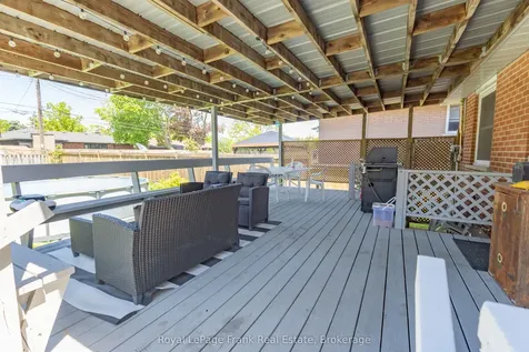 872 Weller Street Peterborough ON K9J 4X8