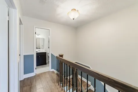 82 Fellowes Crescent Hamilton ON L8B 0M1