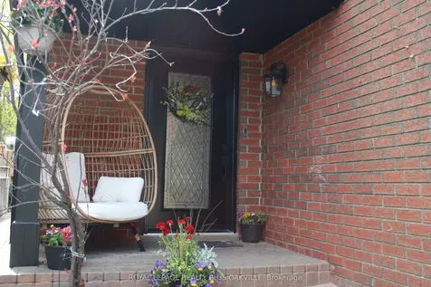 82 Fellowes Crescent Hamilton ON L8B 0M1