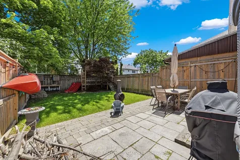 82 Fellowes Crescent Hamilton ON L8B 0M1