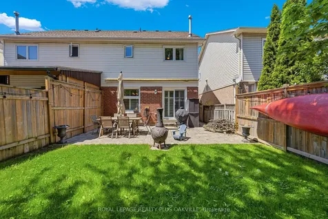 82 Fellowes Crescent Hamilton ON L8B 0M1