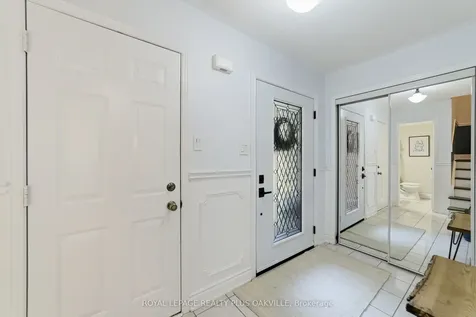 82 Fellowes Crescent Hamilton ON L8B 0M1