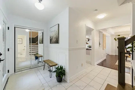 82 Fellowes Crescent Hamilton ON L8B 0M1