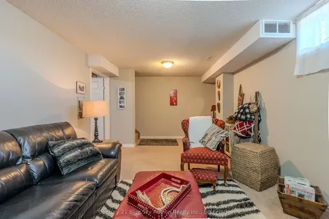 376 Wickstead Avenue North Bay ON P1A 3L8