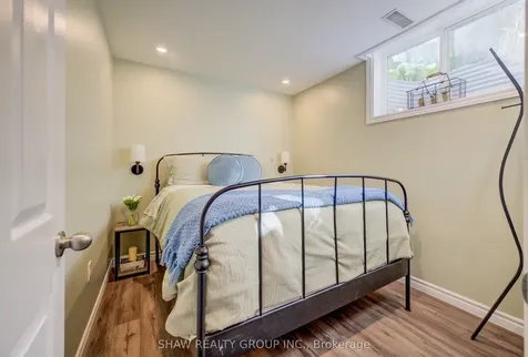 35 Hawkins Drive Cambridge ON N1T 1Z7