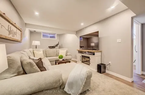 35 Hawkins Drive Cambridge ON N1T 1Z7