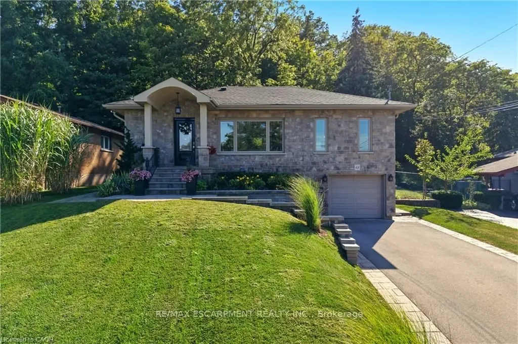 48 Brentwood Drive Hamilton ON L8G 2W8