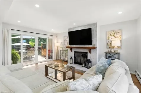 48 Brentwood Drive Hamilton ON L8G 2W8