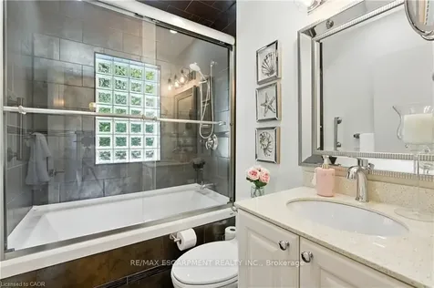 48 Brentwood Drive Hamilton ON L8G 2W8