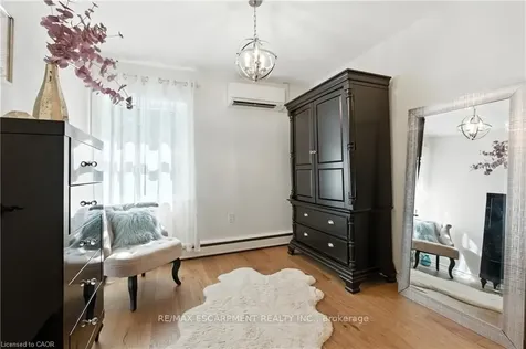 48 Brentwood Drive Hamilton ON L8G 2W8