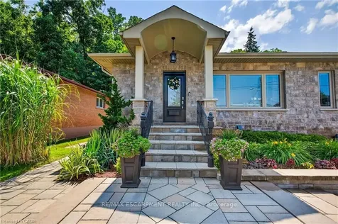 48 Brentwood Drive Hamilton ON L8G 2W8