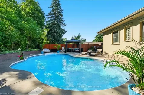 48 Brentwood Drive Hamilton ON L8G 2W8