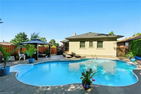 48 Brentwood Drive Hamilton ON L8G 2W8