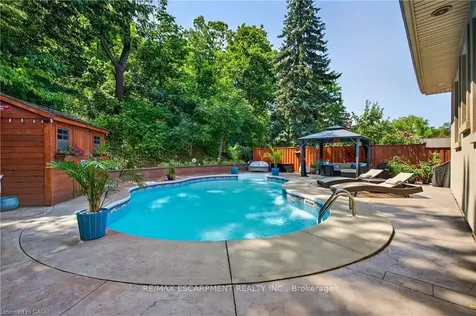 48 Brentwood Drive Hamilton ON L8G 2W8