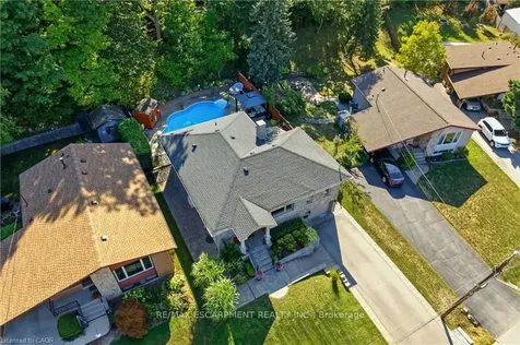 48 Brentwood Drive Hamilton ON L8G 2W8