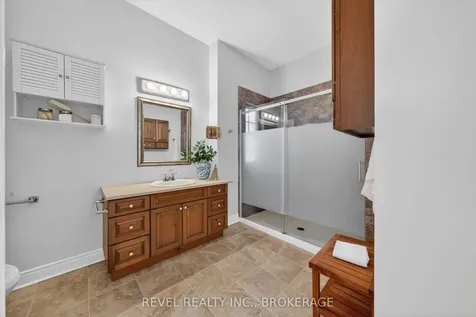 567 Shiloh Avenue Kingston ON K7M 8W1
