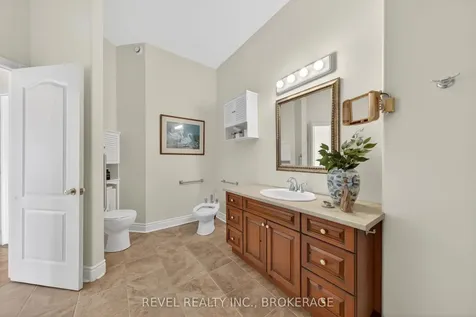 567 Shiloh Avenue Kingston ON K7M 8W1