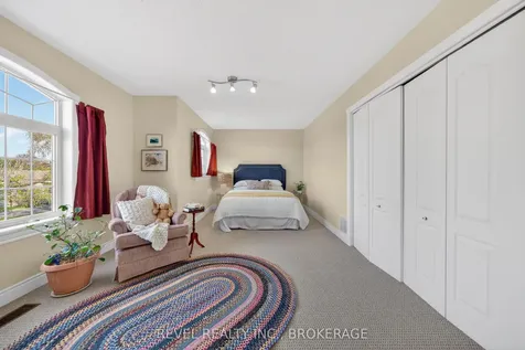 567 Shiloh Avenue Kingston ON K7M 8W1