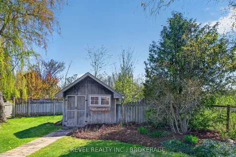 567 Shiloh Avenue Kingston ON K7M 8W1