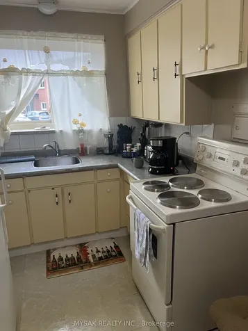 100 Sunnylea Crescent Guelph ON N1E 1W6