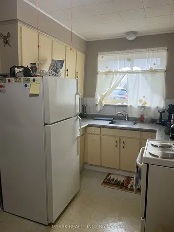 100 Sunnylea Crescent Guelph ON N1E 1W6