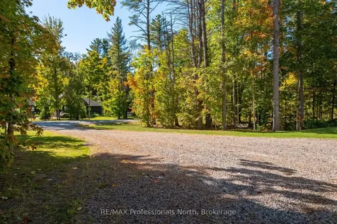1034 Xavier Street Gravenhurst ON P0E 1G0