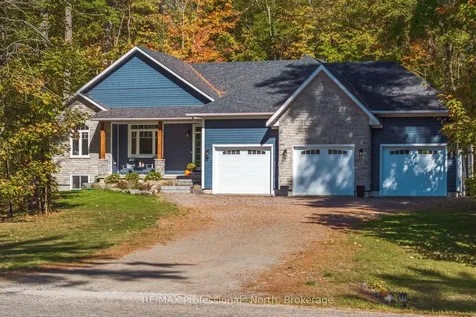 1034 Xavier Street Gravenhurst ON P0E 1G0