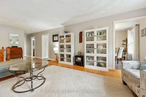 32 Crestlynn Crescent Norfolk ON N3Y 4V8