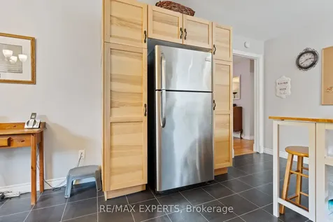 32 Crestlynn Crescent Norfolk ON N3Y 4V8