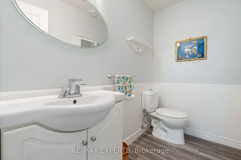 32 Crestlynn Crescent Norfolk ON N3Y 4V8
