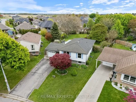 32 Crestlynn Crescent Norfolk ON N3Y 4V8