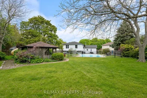 32 Crestlynn Crescent Norfolk ON N3Y 4V8