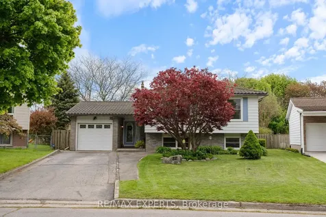 32 Crestlynn Crescent Norfolk ON N3Y 4V8